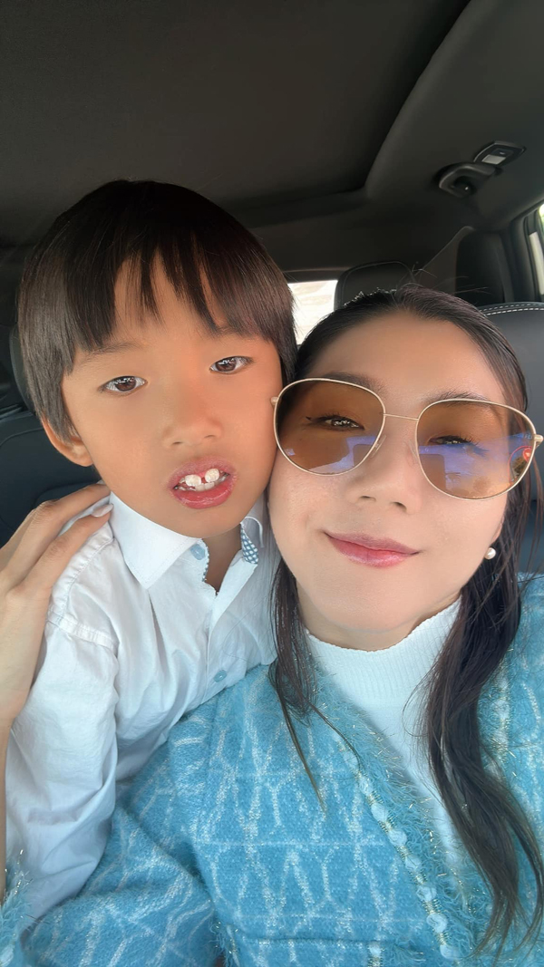 Sao Việt yêu, cưới chớp nhoáng, ly hôn cũng nhanh: Giờ là mẹ đơn thân, bớt ăn bớt mặc cho con học thứ này!- Ảnh 2.
