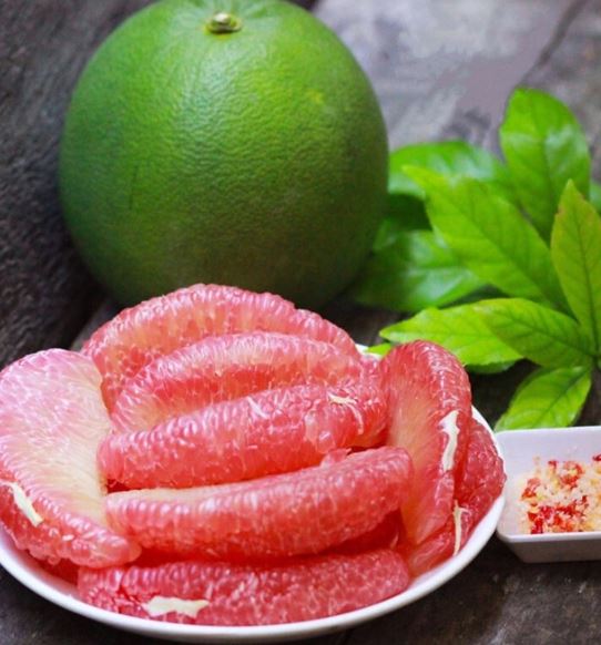Người phụ nữ 40 tuổi nhập viện cấp cứu vì ăn bưởi kiểu này- Ảnh 2.