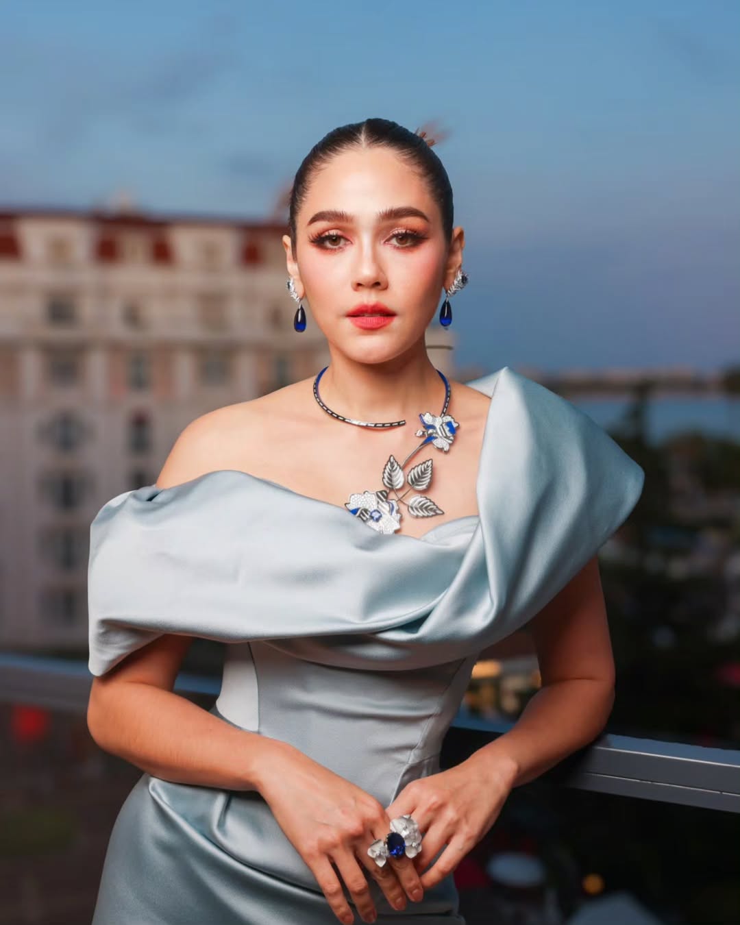 Phú bà khoe túi: Vợ đại gia T…