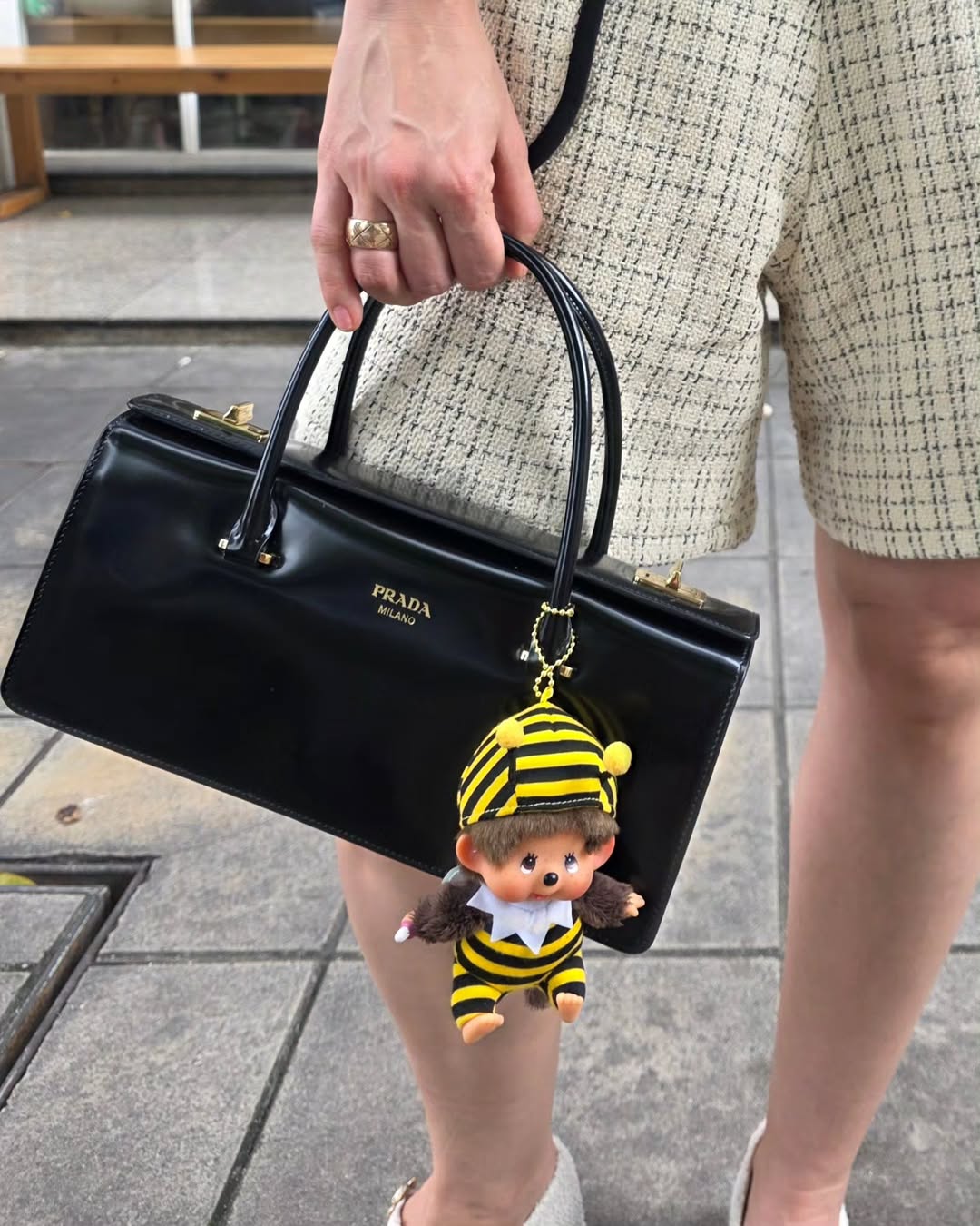 Ph&uacute; b&agrave; khoe t&uacute;i: Vợ đại gia Th&aacute;i Lan kh&ocirc;ng quan t&acirc;m t&uacute;i hiệu g&igrave;, nhưng charm nhất định phải gắn- Ảnh 12.