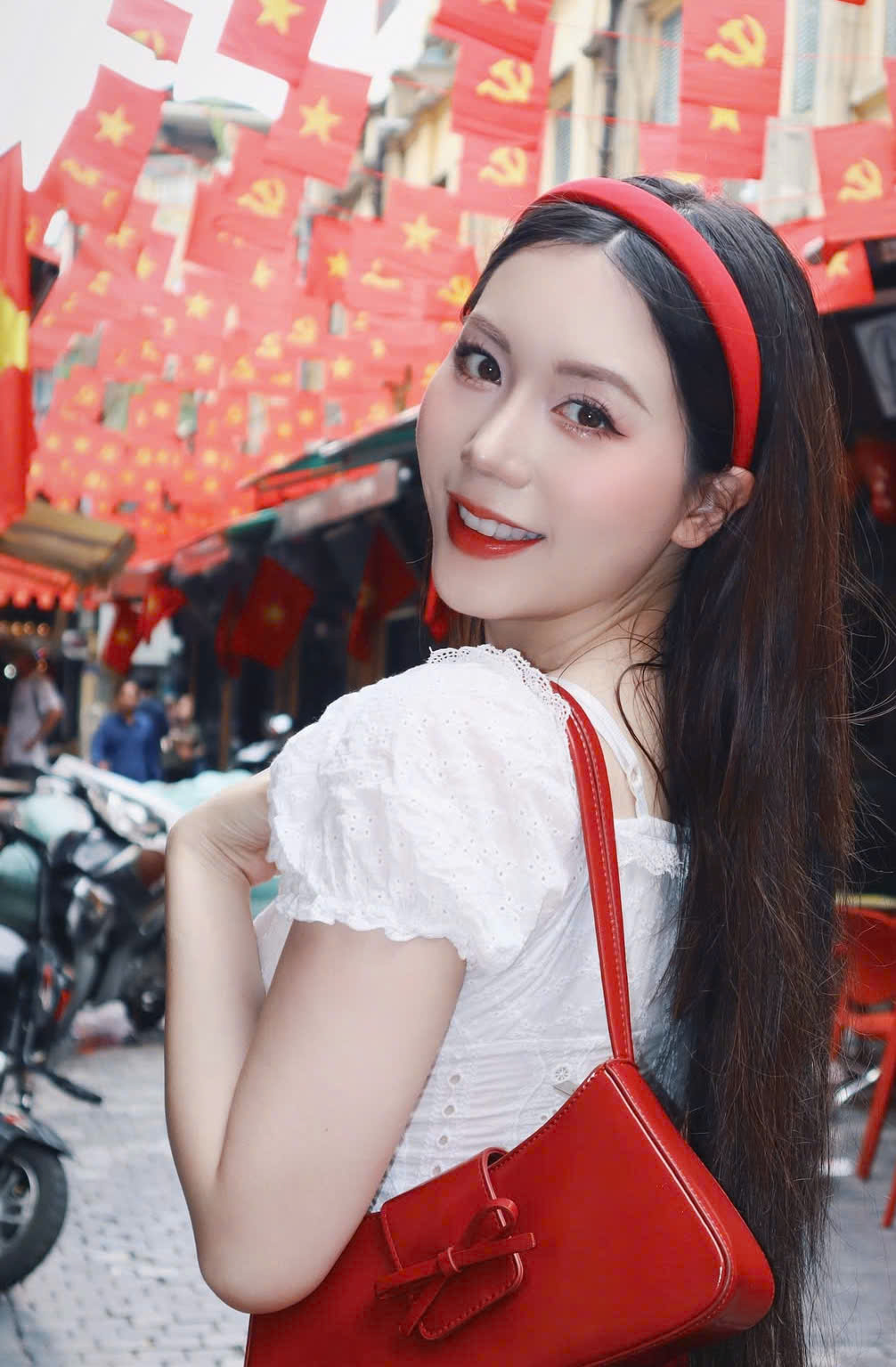 Cô gái làm “1 điều mà chẳng ai làm được” với Hứa Quang Hán tối qua là ai?- Ảnh 10.