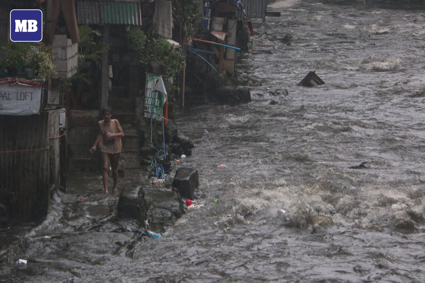 Cảnh tượng đổ nát ở Philippines sau bão Bualoi: Ít nhất 4 người chết, hàng chục nghìn dân phải sơ tán- Ảnh 12.