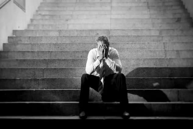 57 tuổi mới nhận ra, suốt bao nhiêu năm trời tôi đã để "tiền" thay mình làm bố- Ảnh 1.