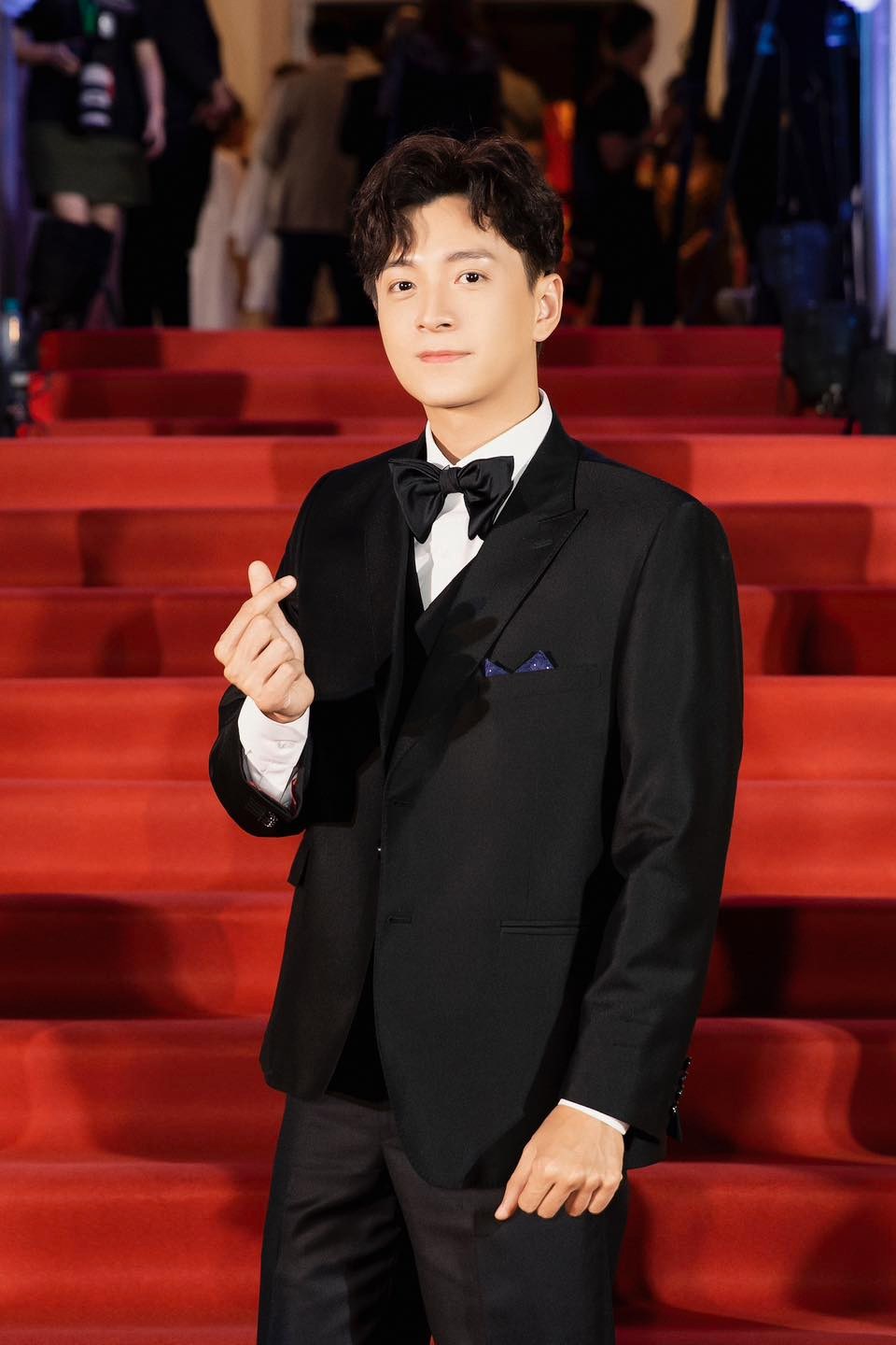 Ngoại hình điển trai của "phú ông" showbiz Việt, mỗi quận sở hữu 2 căn nhà, U40 chưa vợ- Ảnh 7.