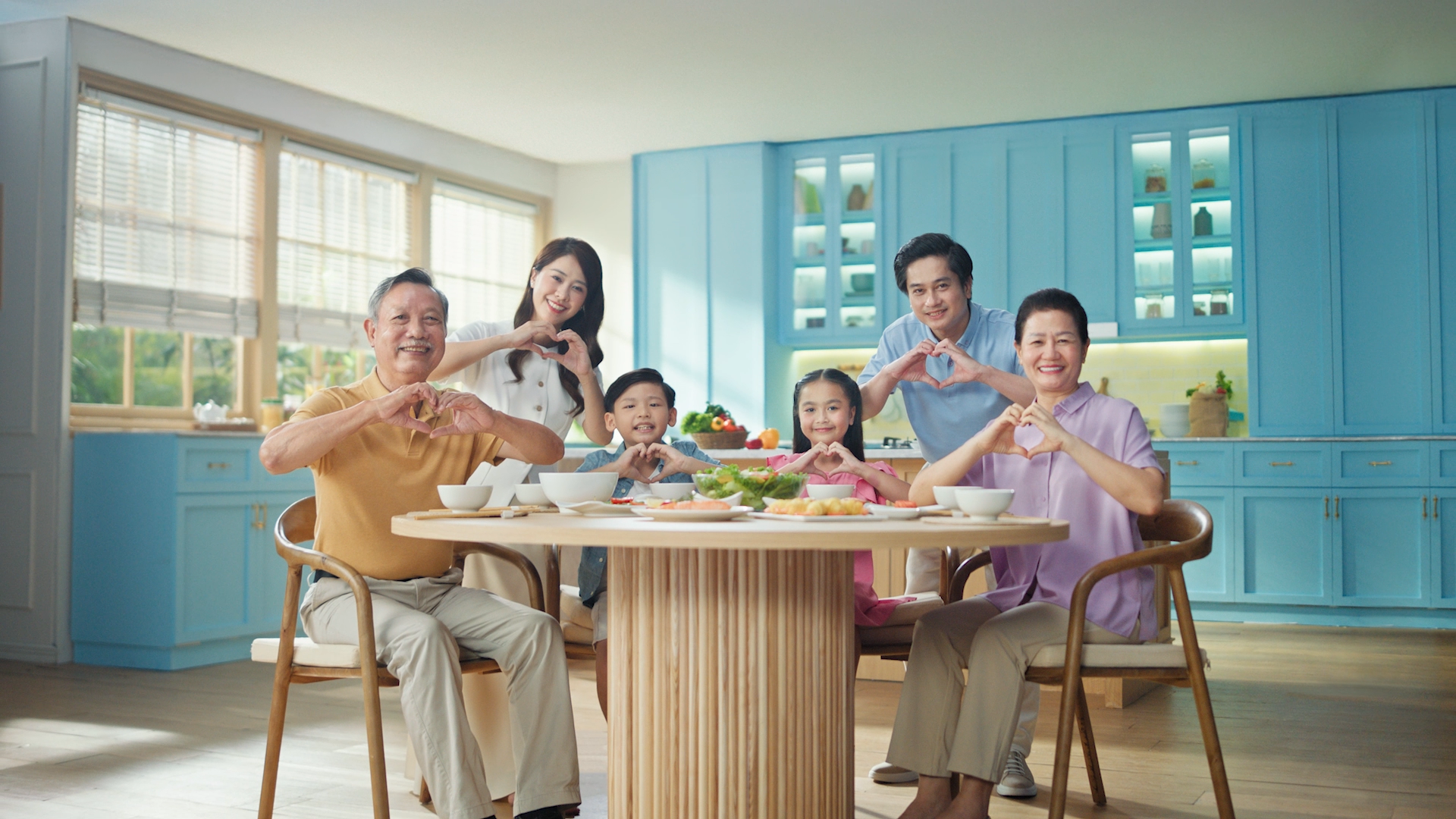 H&rsquo;Hen Ni&ecirc; tự h&agrave;o với &ldquo;dầu ăn cho tr&aacute;i tim&rdquo; được sản xuất từ c&aacute;nh đồng l&uacute;a Việt- Ảnh 1.