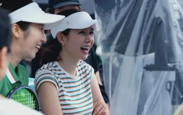 Son Ye Jin trên trường quay của phim 