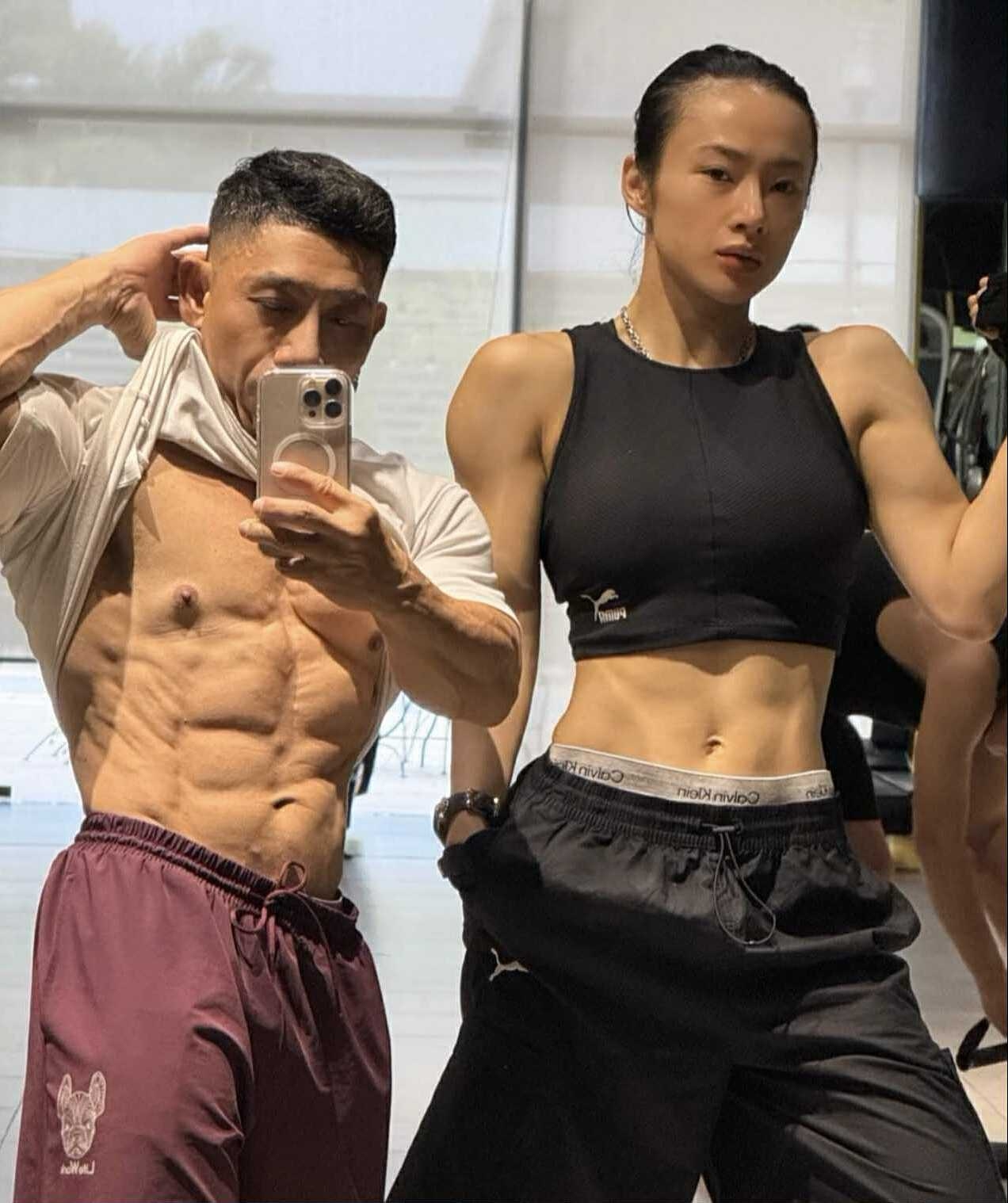 Phạm Văn Mách khoe 