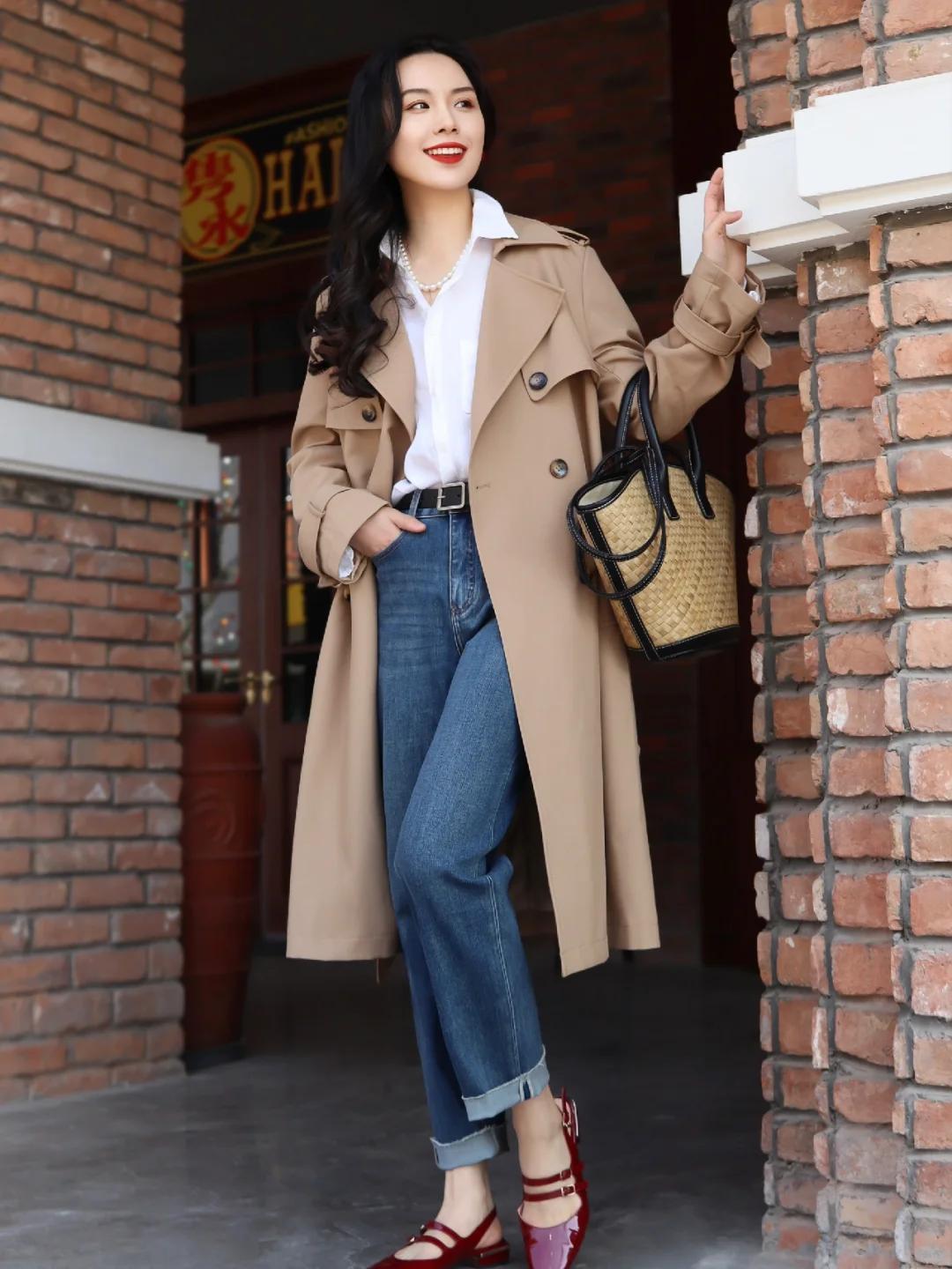 Mùa thu này, phụ nữ U40 chỉ cần style tối giản là đủ toát khí chất thượng lưu- Ảnh 8.