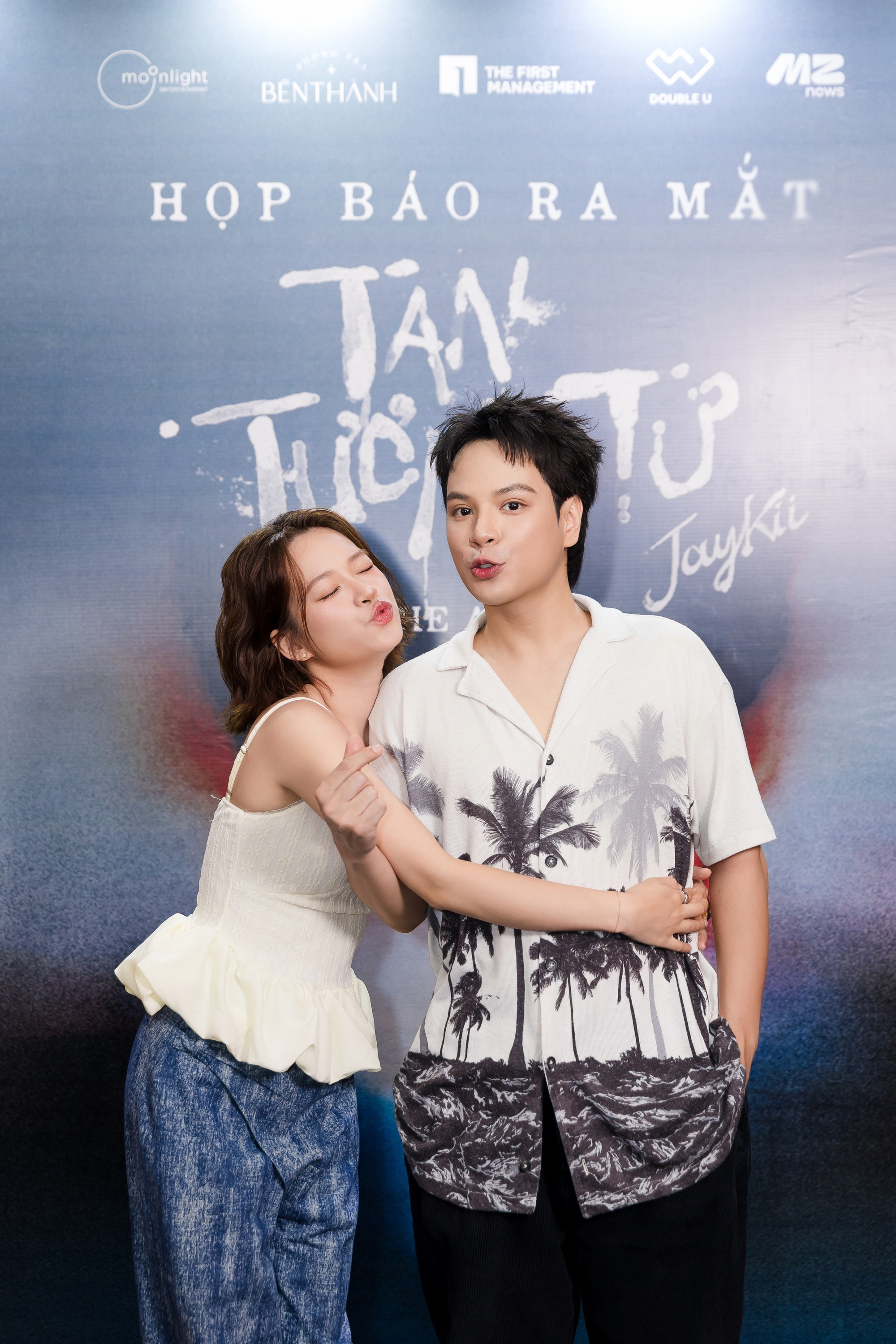 Nam ca sĩ có hit, cưới vợ hotgirl rồi “lặn” khỏi showbiz, hát hay thế này sao mãi không nổi?- Ảnh 6.