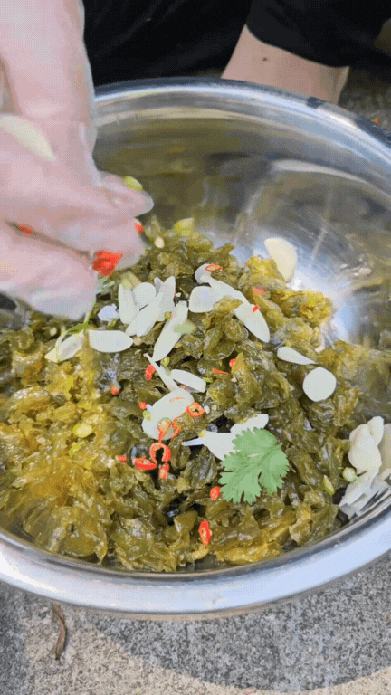 Không phải dê núi và cơm cháy, thứ 