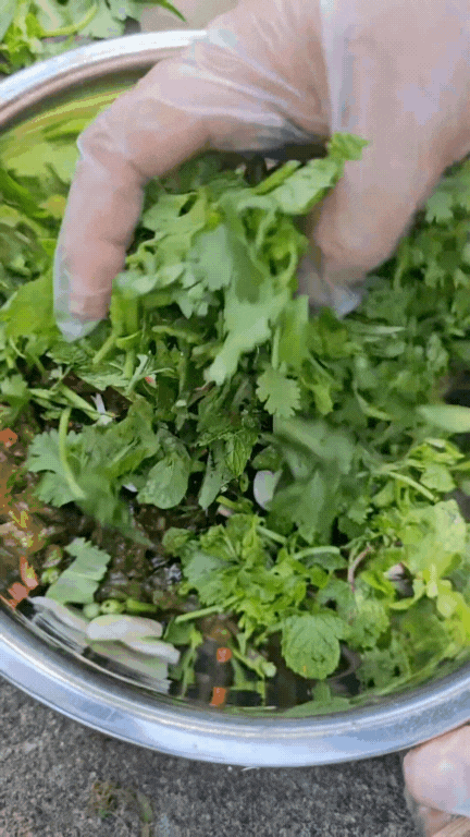 Không phải dê núi và cơm cháy, thứ 