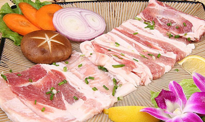 Thịt lợn bị ôi hỏng thường có dấu hiệu này, bà nội trợ thông minh đi chợ sẽ không bao giờ mua!- Ảnh 2.