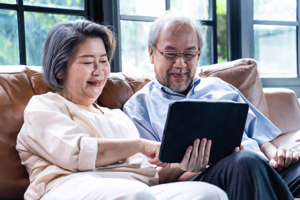 Sau tuổi trung niên tôi nhận ra: Dù giàu hay nghèo cũng không được “keo kiệt” với 4 khoản tiền này, càng tiêu càng lãi- Ảnh 3.