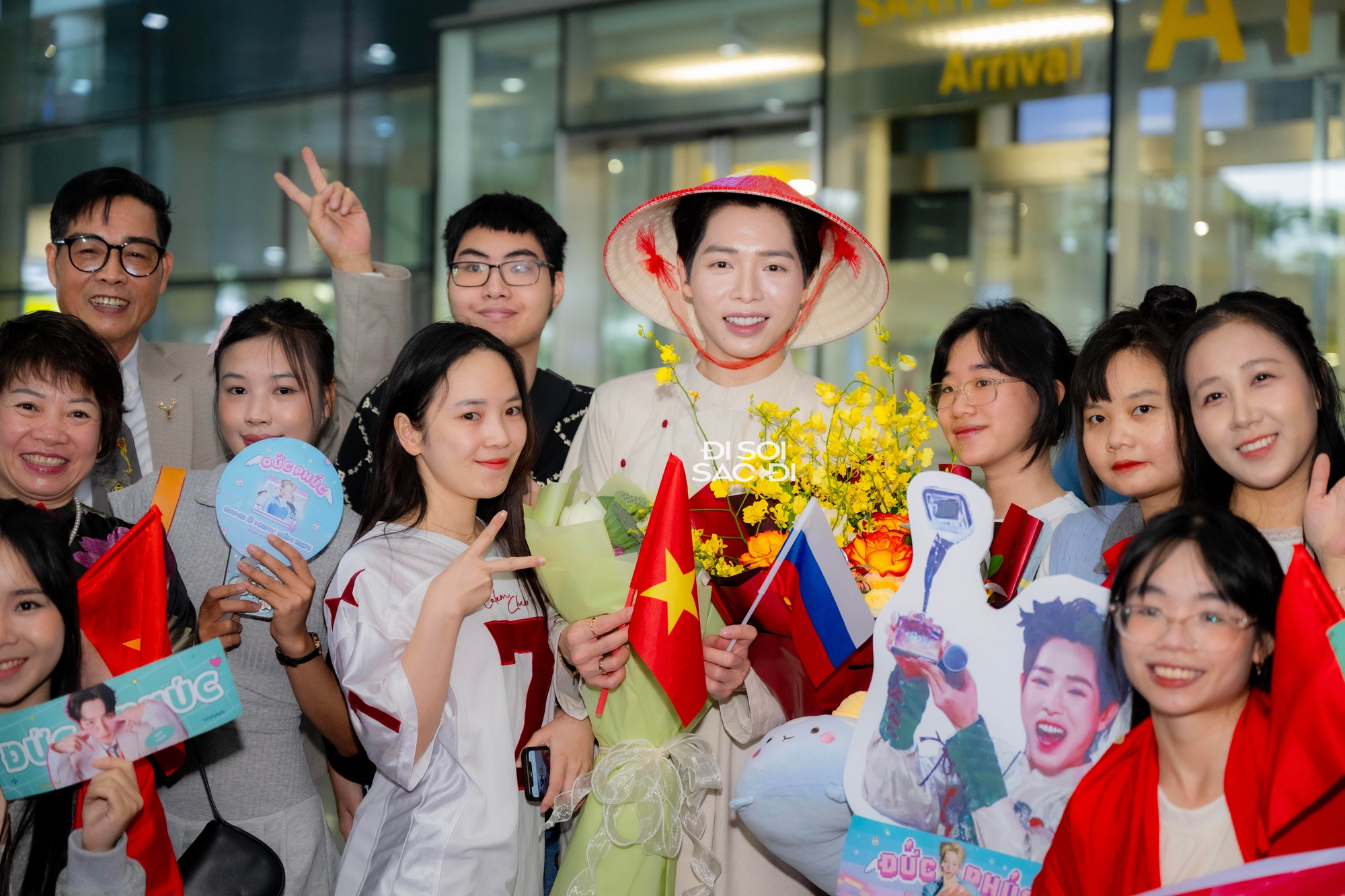 Đức Phúc đáp Nội Bài sau chiến thắng Intervision 2025: "Khi được gọi tên là quán quân, tôi vẫn chưa biết là mình"- Ảnh 11.