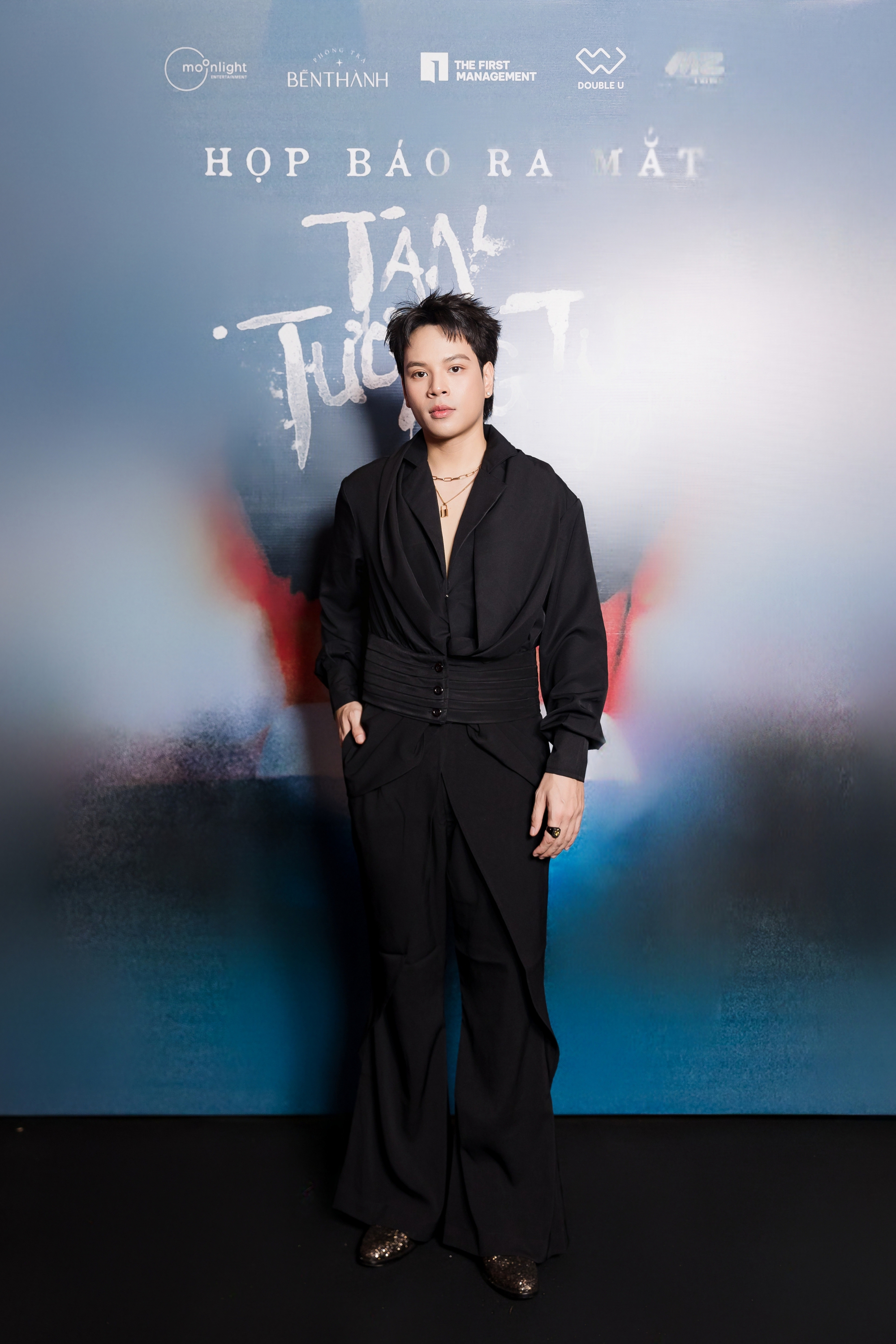 Nam ca sĩ có hit, cưới vợ hotgirl rồi “lặn” khỏi showbiz, hát hay thế này sao mãi không nổi?- Ảnh 1.