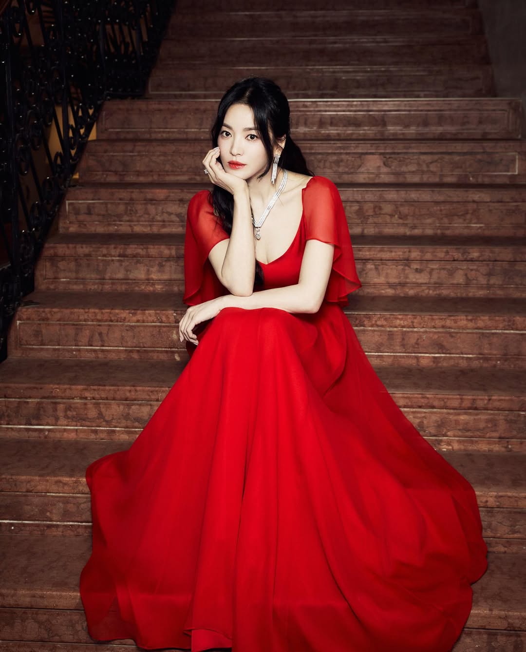 Song Hye Kyo bị tố yêu sách cỡ này: 10h đêm còn hành xác nhân viên ngược xuôi làm 1 chuyện nghe muốn xỉu ngang?- Ảnh 6.