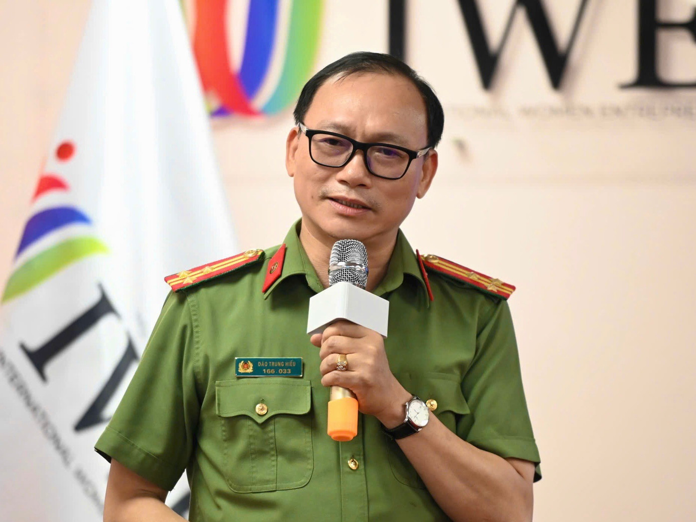 Thượng tá công an nói về Thông tư 19 của Bộ GD&ĐT: Không cẩn trọng dễ thành "nhân văn trên giấy"- Ảnh 1.