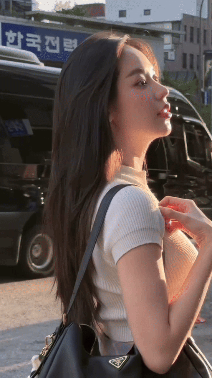 "Luỵ" Thanh Thuỷ ở Seoul, l&ecirc;n đồ như nữ ch&iacute;nh phim H&agrave;n năm 2000- Ảnh 1.