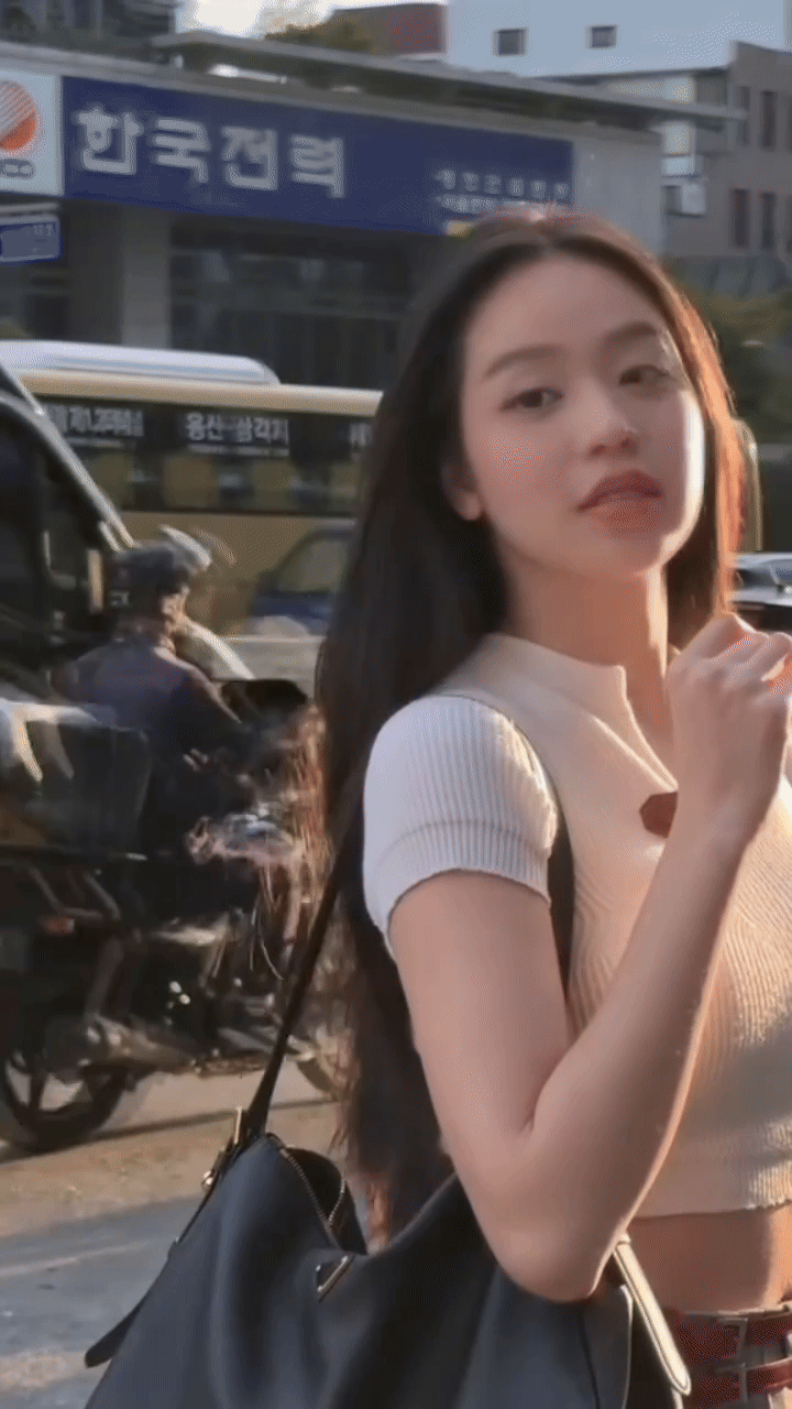 "Luỵ" Thanh Thuỷ ở Seoul, l&ecirc;n đồ như nữ ch&iacute;nh phim H&agrave;n năm 2000- Ảnh 2.