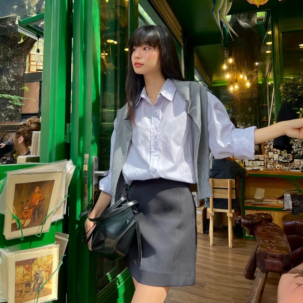 Mùa thu này, phụ nữ U40 chỉ cần style tối giản là đủ toát khí chất thượng lưu- Ảnh 11.