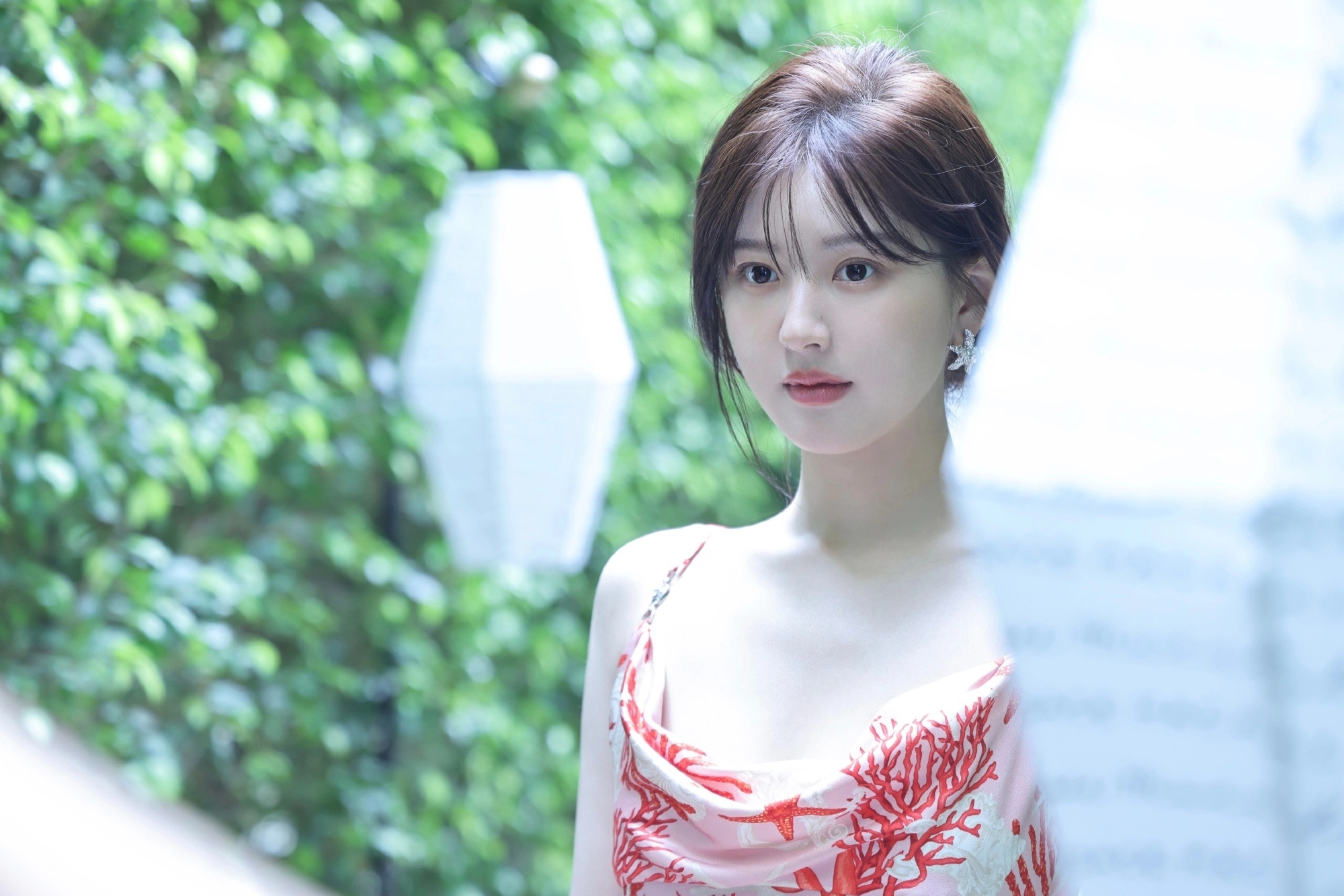 Triệu Lộ Tư đẹp phát sốc trong phim mới, bảo sao được tổng tài Trần Vỹ Đình dốc hết lòng che chở- Ảnh 4.