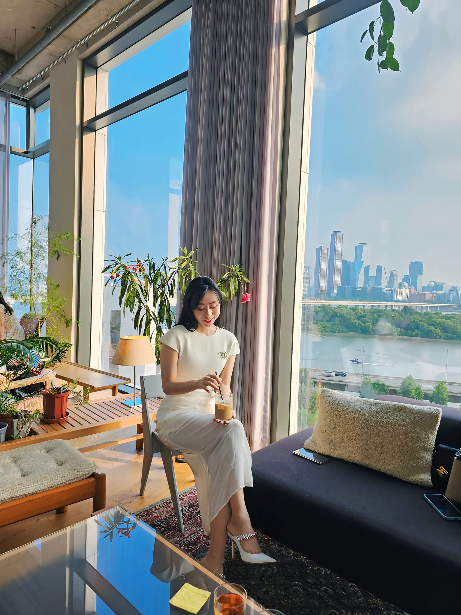 Nữ tổng tài Hà Nội sáng làm CEO, mỗi tối đưa chồng đến một nước khác nhau Trung Quốc, Ấn Độ, Pháp,...- Ảnh 13.