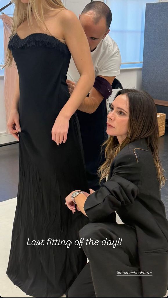 Tiểu thư Harper Beckham 14 tuổi “lột xác” cực chất ở hậu trường Paris Fashion Week- Ảnh 1.