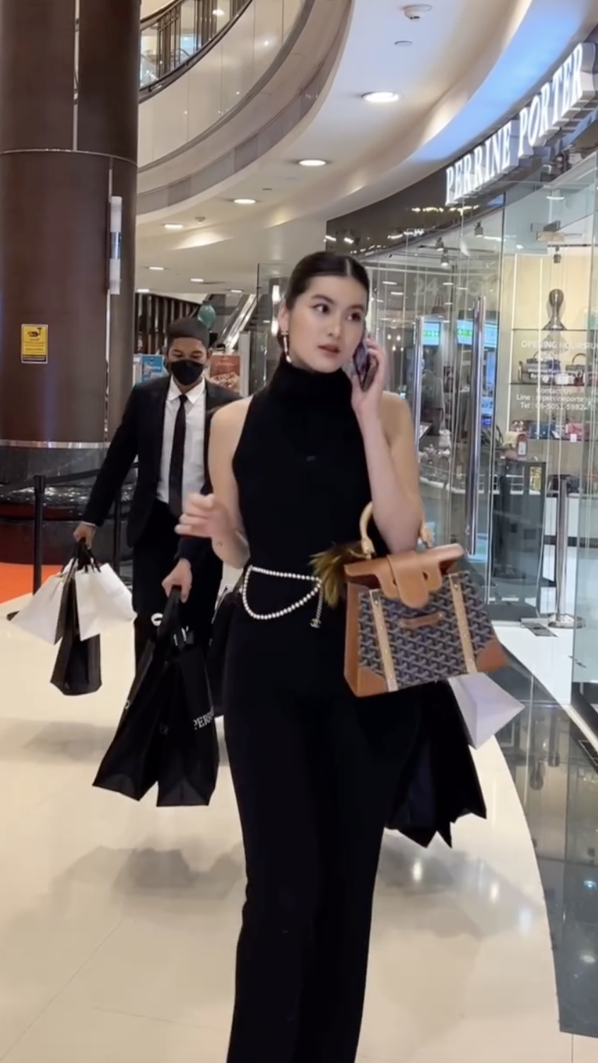 Bạn của Lisa là “phú bà mua tất” đất Thái Lan, cách dùng hàng hiệu khác hẳn nhiều phú bà khác- Ảnh 19.