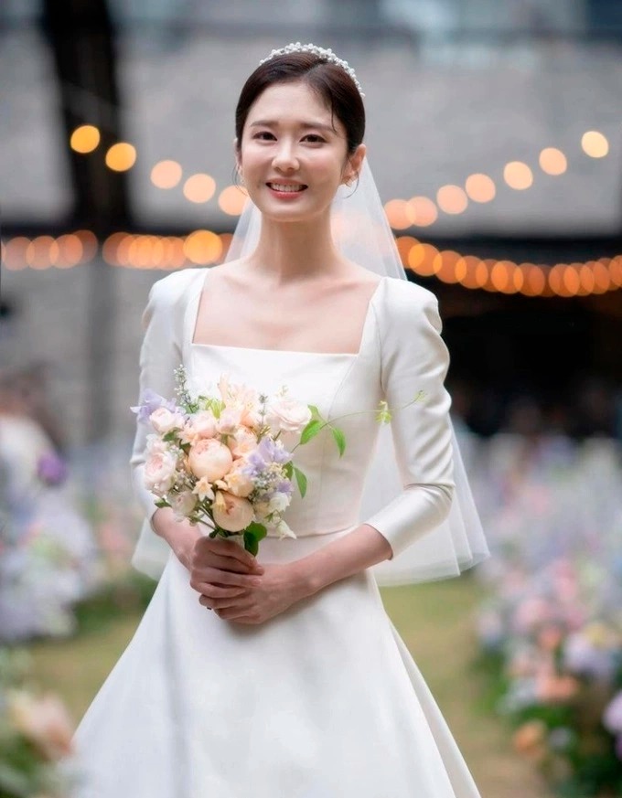 Netizen xứ Trung gọi tên 6 nữ minh tinh Hàn Quốc bị ghét nhất: Jun Ji Hyun bất ngờ đứng thứ 2, vị trí số 1 không ai tranh cãi- Ảnh 1.