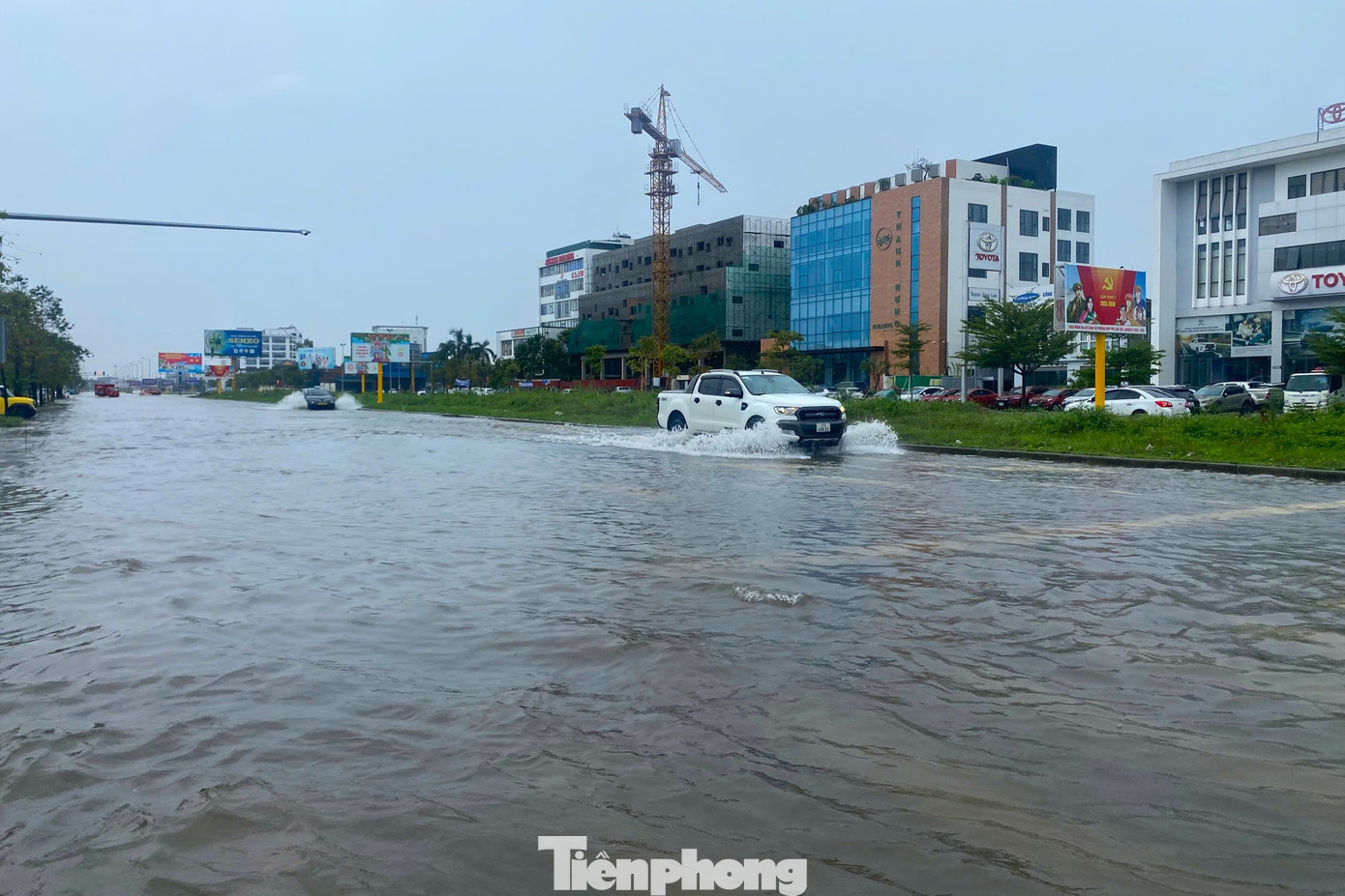 Nghệ An mưa trắng trời trước bão số 10- Ảnh 5.