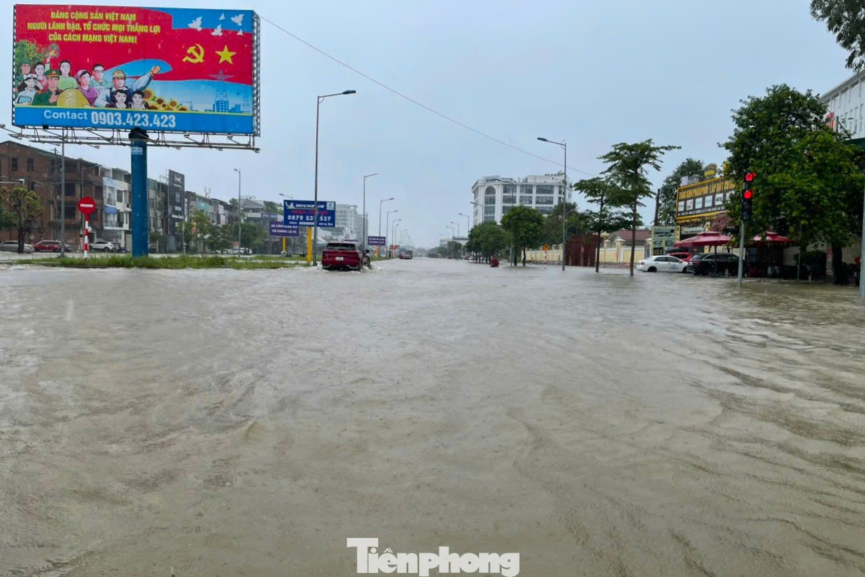 Nghệ An mưa trắng trời trước bão số 10- Ảnh 4.