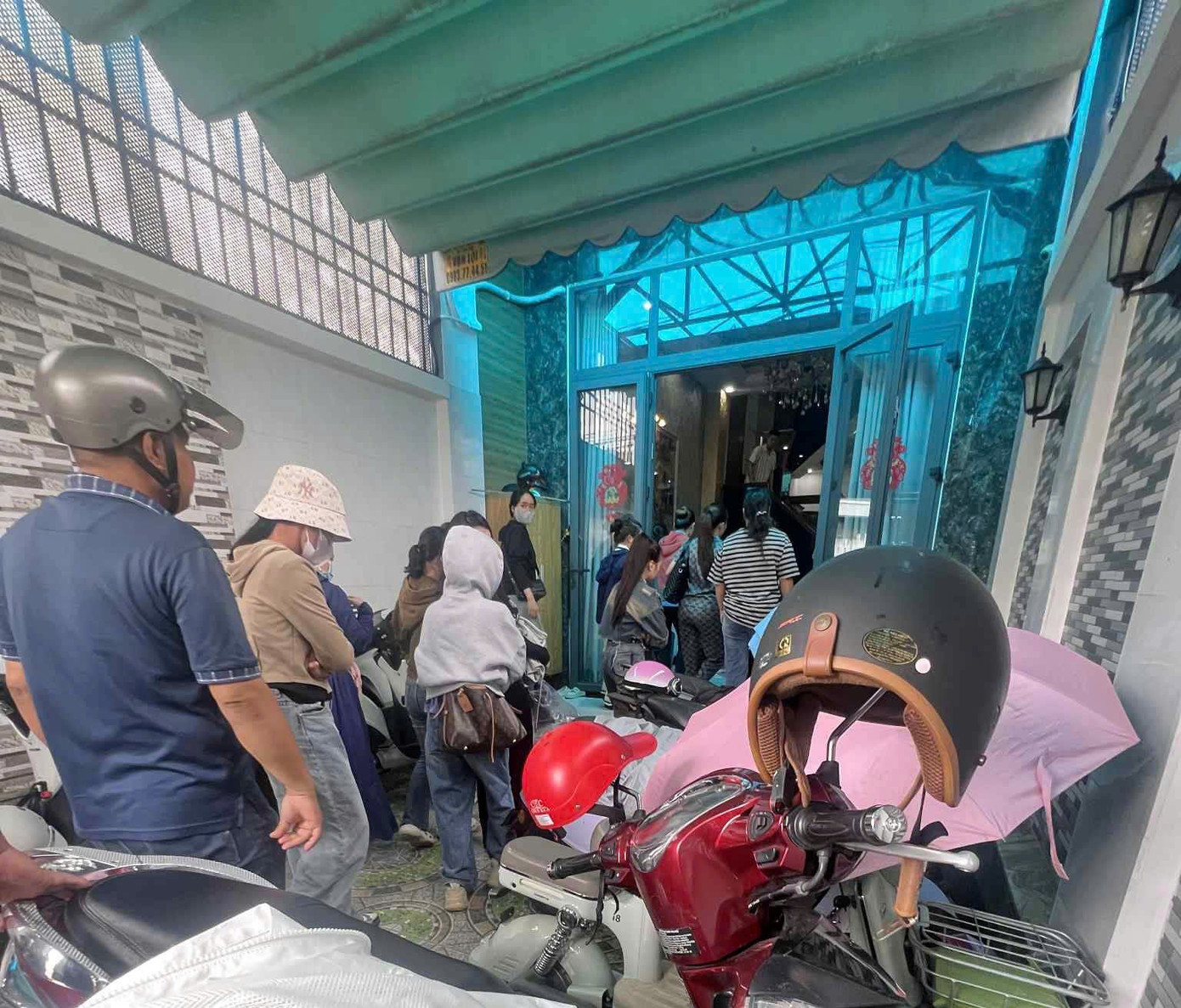 Vụ nghi vỡ hụi hơn 200 tỷ đồng tại TPHCM: Thống kê 2 ngày chưa xong- Ảnh 1.