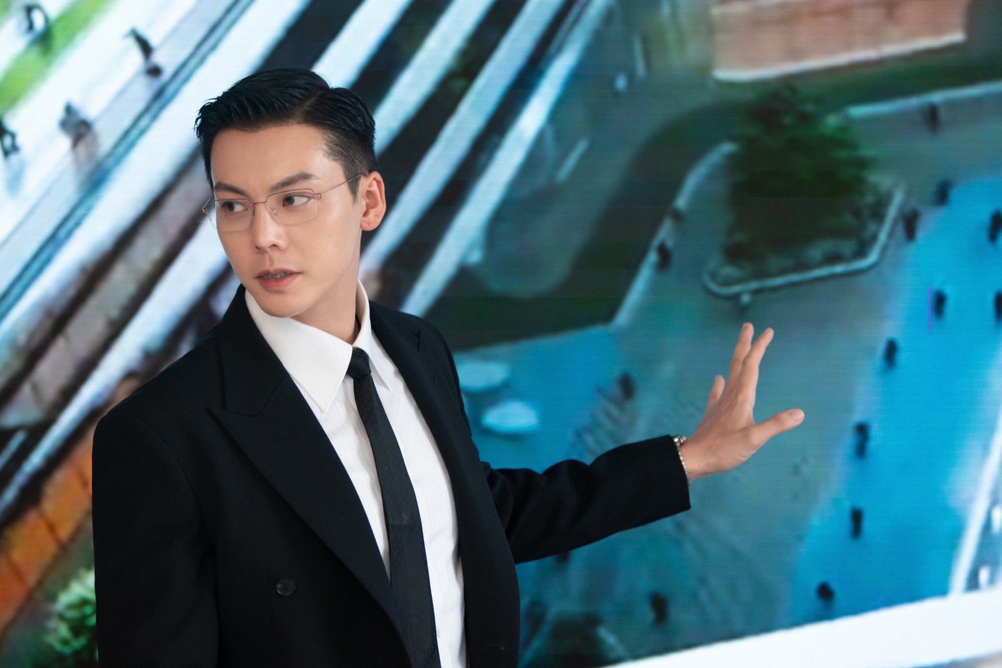Mơ mà có chồng tổng tài thế này thì xin cả đời không tỉnh: Chất tài phiệt ăn vào máu, đẹp chả chừa phần ai- Ảnh 3.