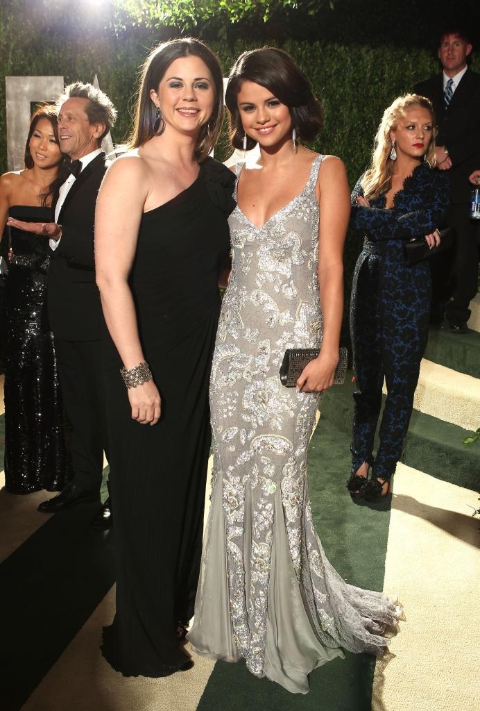 Drama chấn động tại đám cưới Selena Gomez: Mẹ ruột kêu gào kể khổ bị nữ ca sĩ hắt hủi không thương tiếc!- Ảnh 2.
