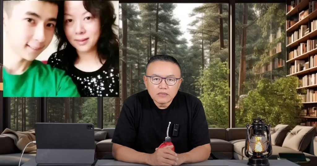 Vụ mỹ nam Trung Quốc ngã lầu tử vong: Mẹ ruột mất tích, 100 người tháo chạy vì bị 15 nghi phạm đe đọa?- Ảnh 1.