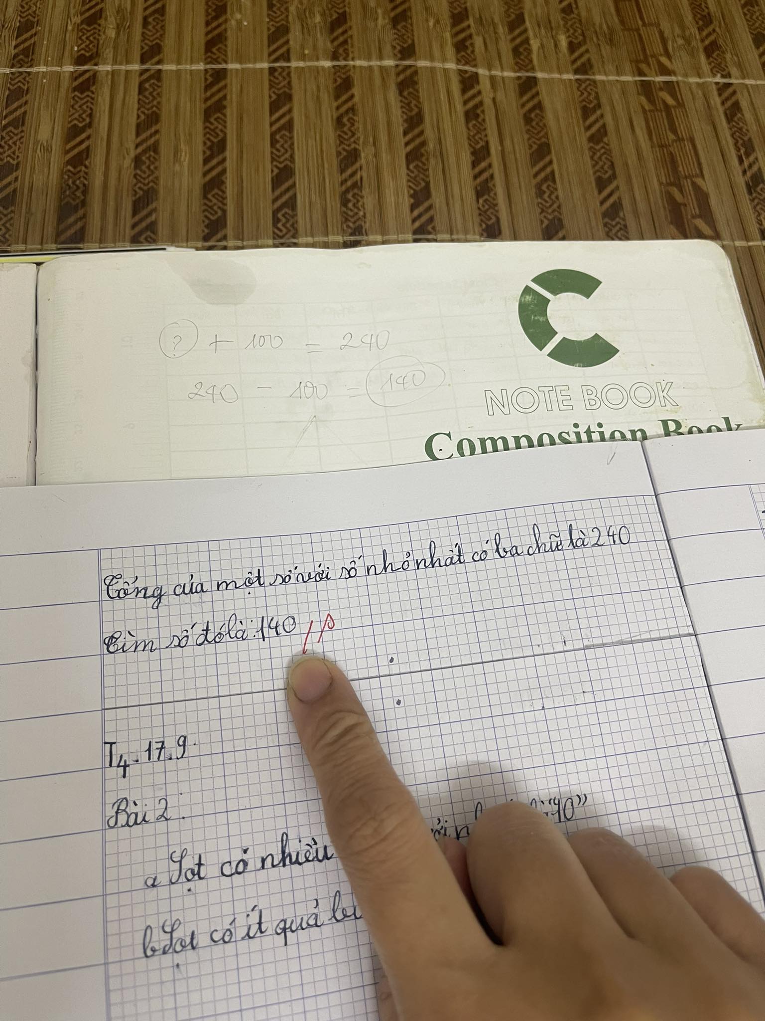 Bài Toán đúng 100% bị cô giáo chấm sai khiến bà mẹ "hoài nghi nhân sinh", nhiều người chỉ ra điểm bất ngờ!- Ảnh 1.