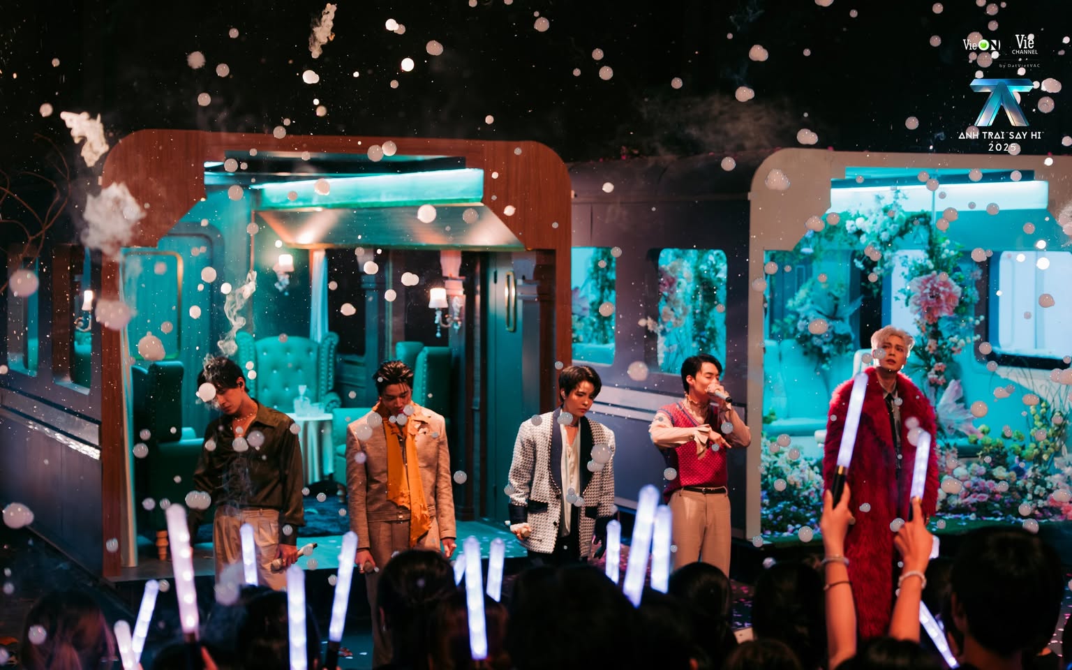 Live Stage 1 Anh Trai Say Hi mùa 2: Chạm tay là có hit, nhưng dàn sao kém tiếng vẫn khó bật lên giữa các anh lớn- Ảnh 5.