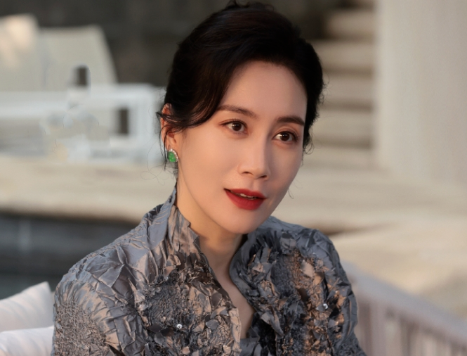Mẹ chồng Triệu Lộ Tư "ngoài mặt thì rót trà, sau lưng hạ độc": Gả vô danh môn dễ gì được an nhàn!- Ảnh 2.