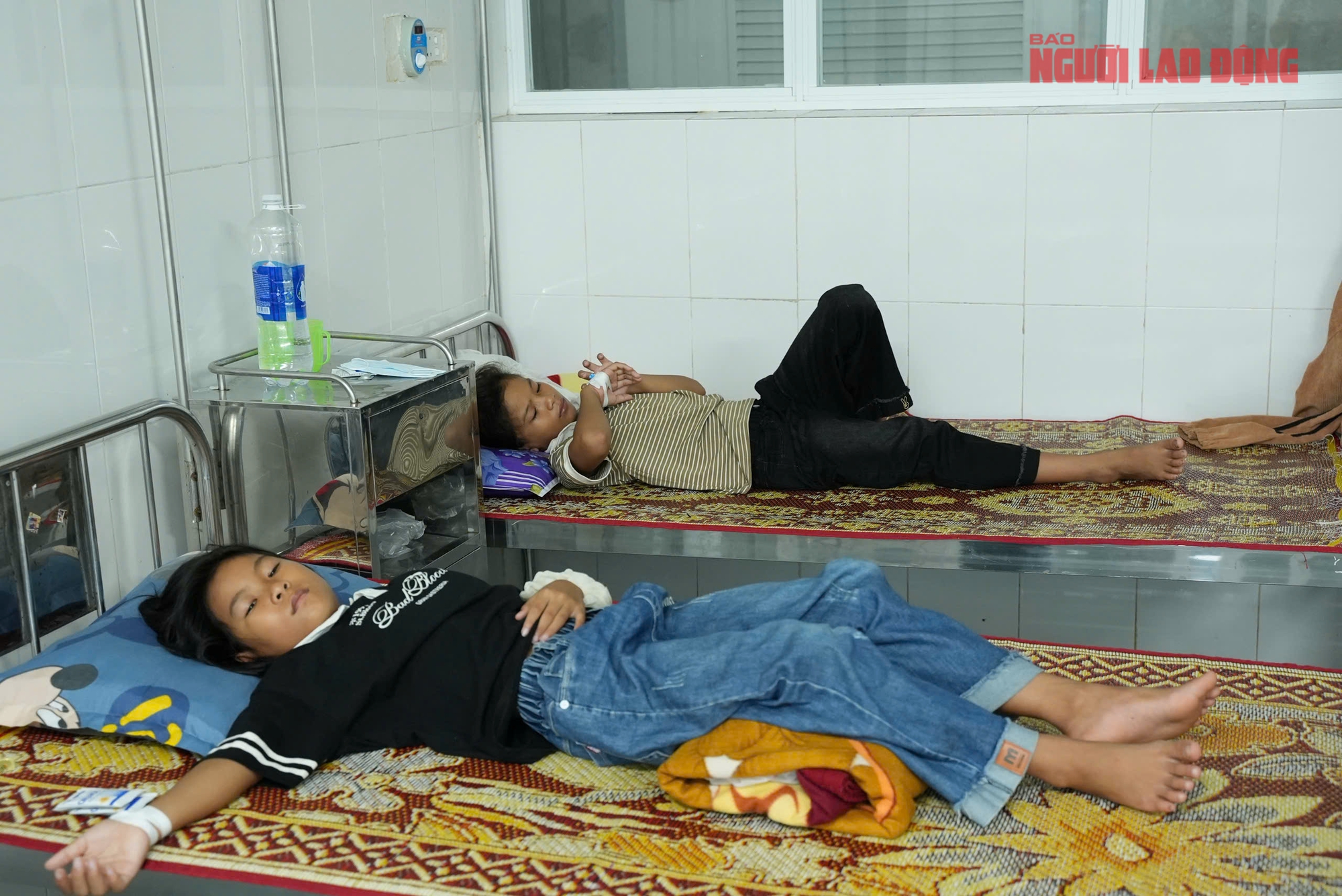 Vụ 40 học sinh nhập viện: Nhân viên y tế nói lời "gan ruột" về nữ hiệu phó bao trọn bếp ăn- Ảnh 3.