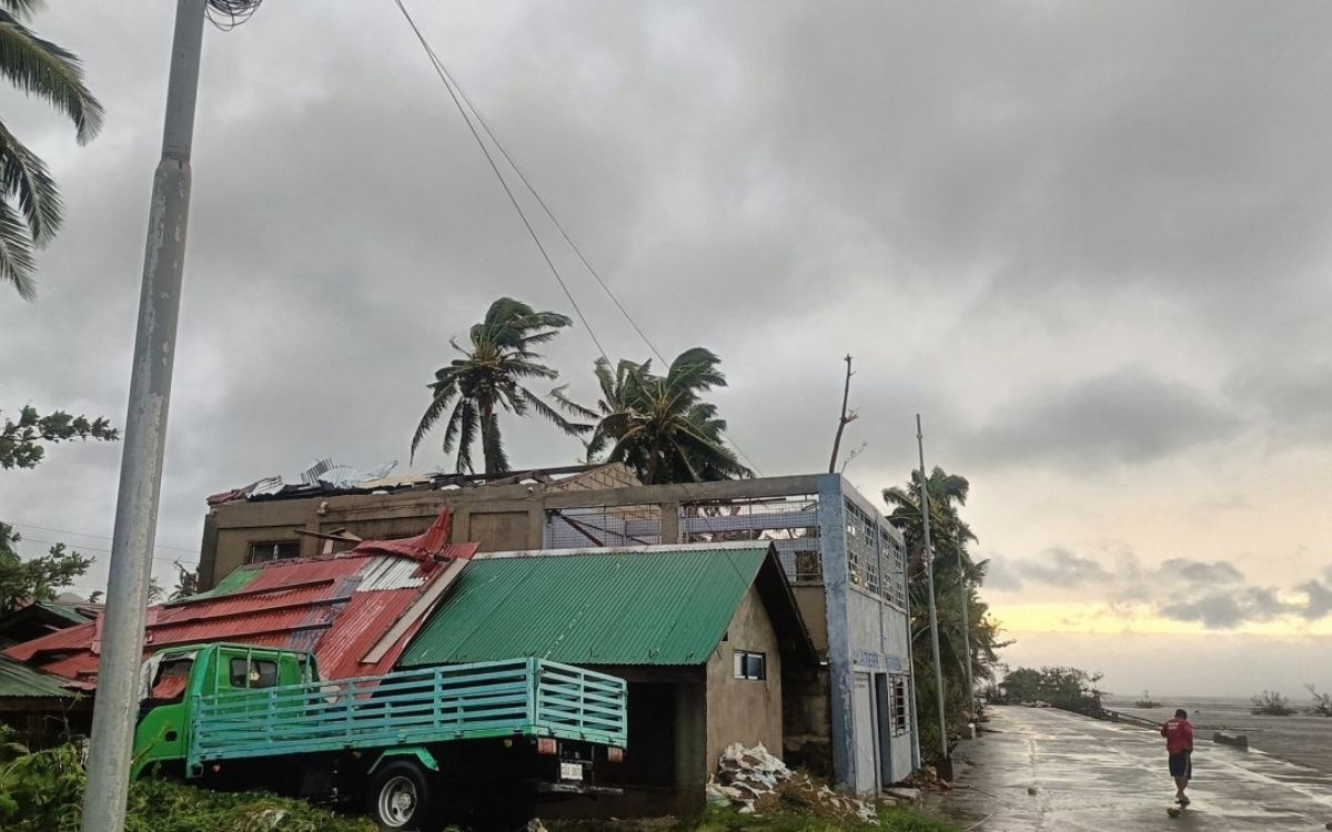 Philippines hứng thiệt hại nặng nề do bão Mirasol, Nando và Bualoi, ít nhất 26 người thiệt mạng- Ảnh 3.