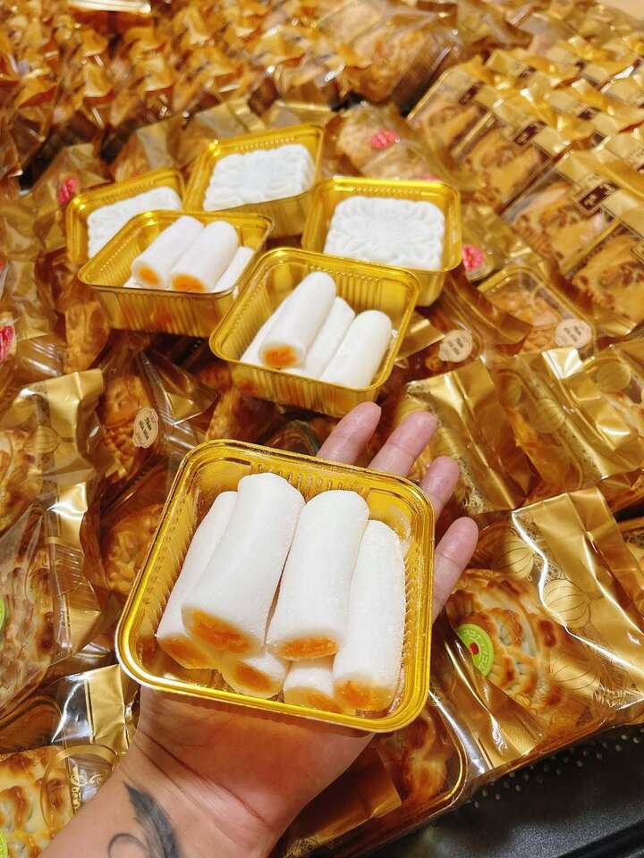 Bánh trung thu lòng se điếu là gì mà 'sốt' không kém 'bánh dẻo thị phi'?- Ảnh 6.