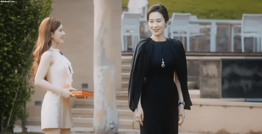 Mẹ chồng Triệu Lộ Tư "ngoài mặt thì rót trà, sau lưng hạ độc": Gả vô danh môn dễ gì được an nhàn!- Ảnh 1.