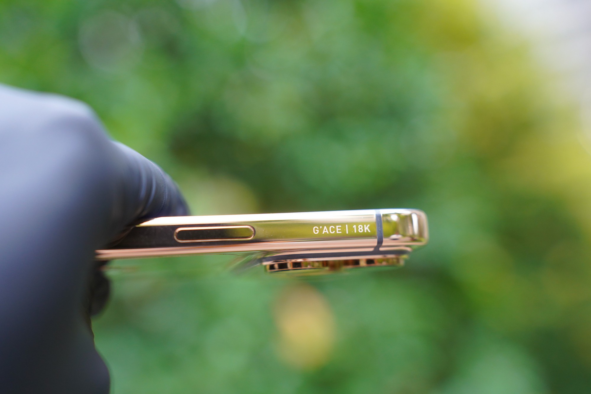 iPhone Air đã có phiên bản giới hạn sau khi mở bán được 1 tuần: Mạ xanh ngọc lục bảo, do nghệ nhân Việt chế tác- Ảnh 13.
