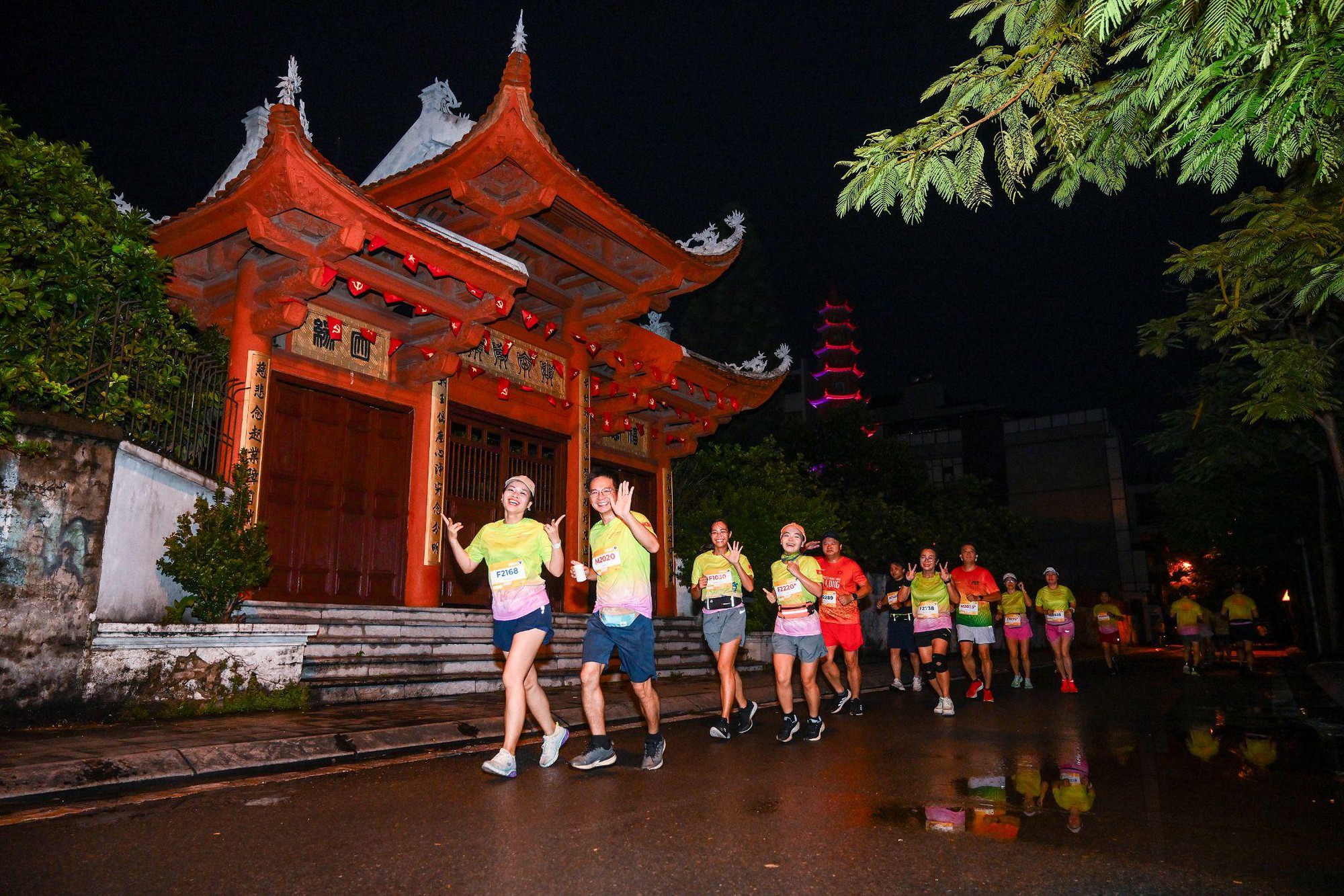 Giải chạy “Run For Love 2025” thành công rực rỡ, khởi động chuỗi chiến dịch “Chạm Thu Hà Nội”- Ảnh 6.