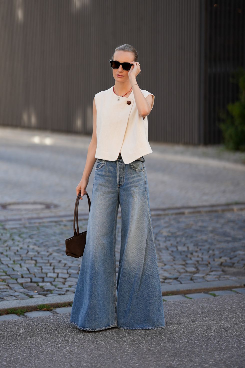 8 xu hướng denim "đốt cháy" Thu/Đông này: Đừng dại dột mặc skinny jeans nếu CHƯA BIẾT điều này!- Ảnh 3.
