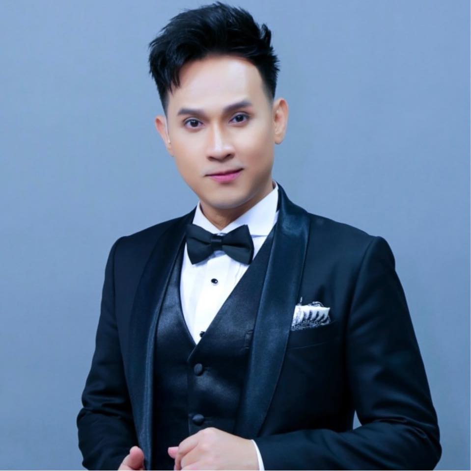Ngoại hình ca sĩ giữ chức Viện phó, thỉnh thoảng chốt đơn một căn nhà, 50 tuổi rất giàu nhưng chưa vợ con- Ảnh 2.
