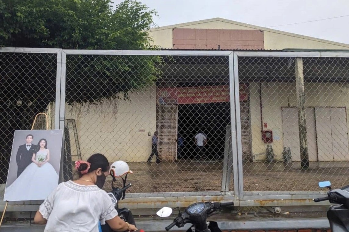 Cô dâu ở Đà Nẵng nói về khoảnh khắc cả thôn "hộ tống" 80 mâm cỗ trong 30 phút khi bão cuốn cả rạp cưới- Ảnh 3.