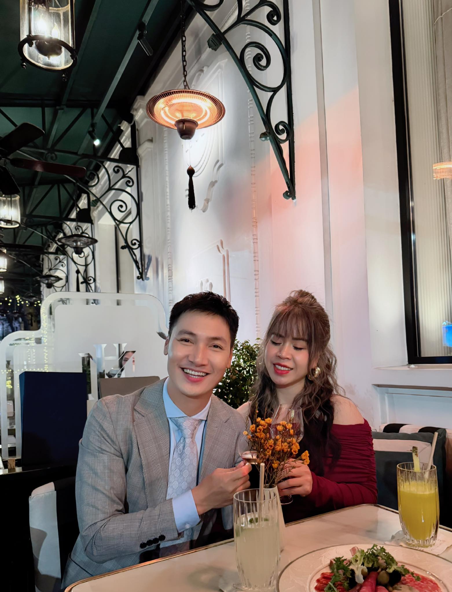 Ngoại hình của nam nghệ sĩ hào hoa, yêu vợ bậc nhất showbiz, có nhà từ Hà Nội đến Hưng Yên, Phú Thọ- Ảnh 5.