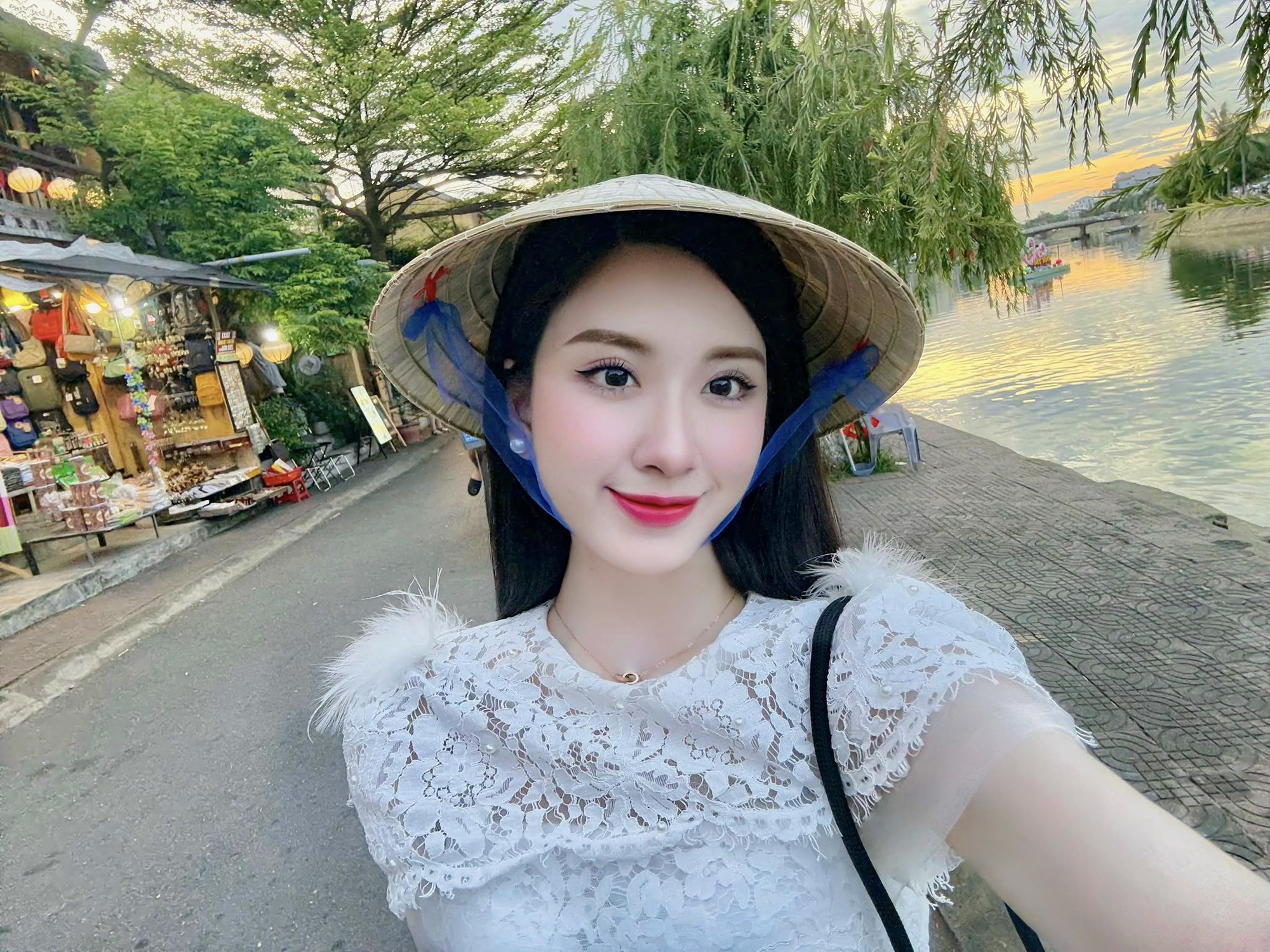 Văn Doanh Nhi – Ái nữ nhà Văn Sỹ trứ danh bóng đá Nghệ An gây thương nhớ với nhan sắc cuốn hút- Ảnh 1.