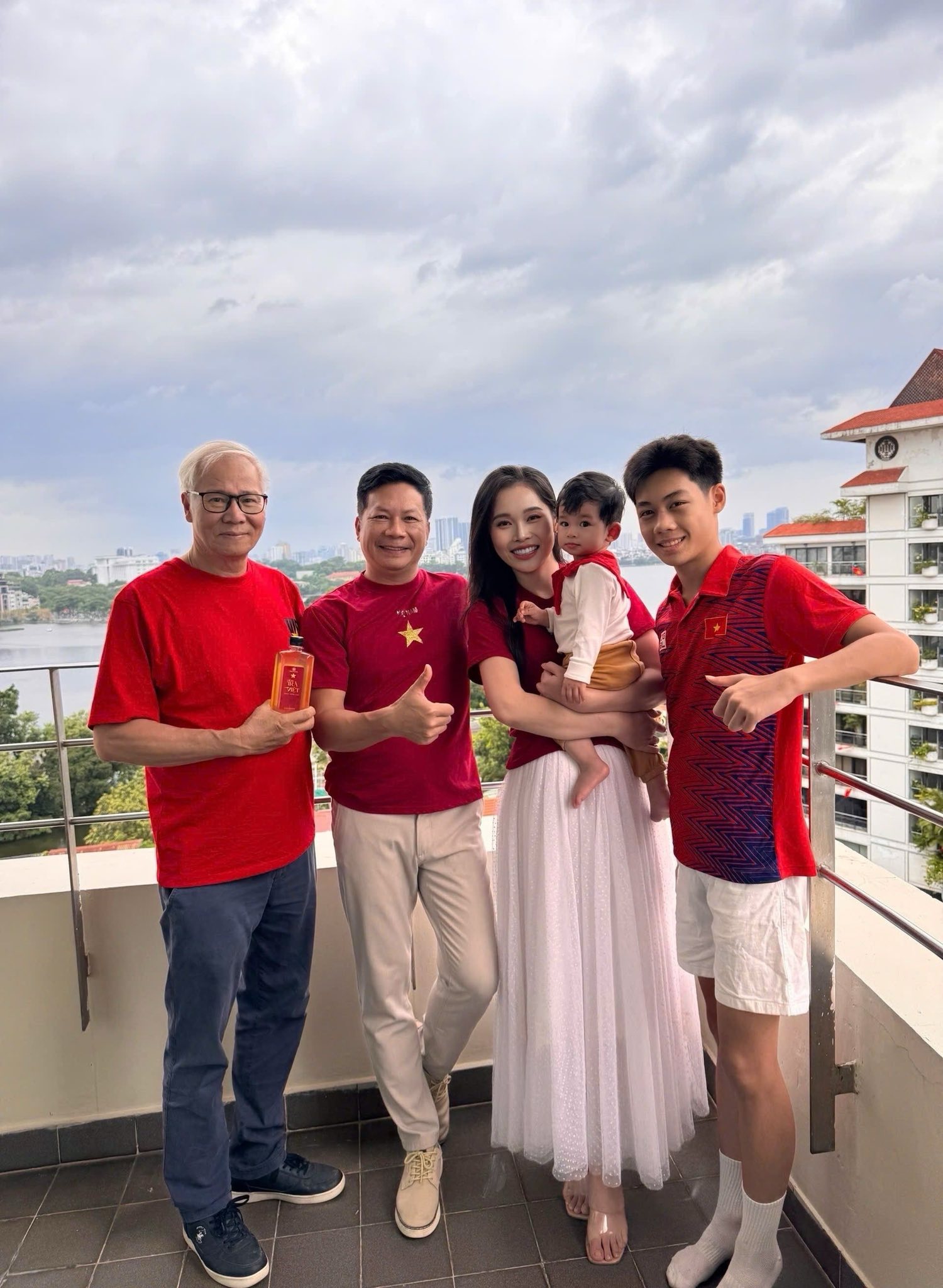 Chân dung đại thiếu gia 14 tuổi nhà Phó chủ tịch Cen Group: 